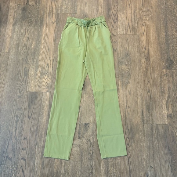 Lululemon Keep Moving High Rise Full Length Pants in Rosemary Green Size 4 - Picture 3 of 7